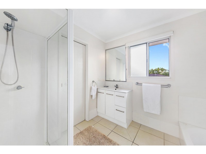 56 Lake Entrance Blvd, Noosaville QLD 4566