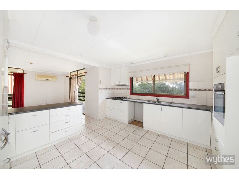 111 Railway Parade, Pomona QLD 4568