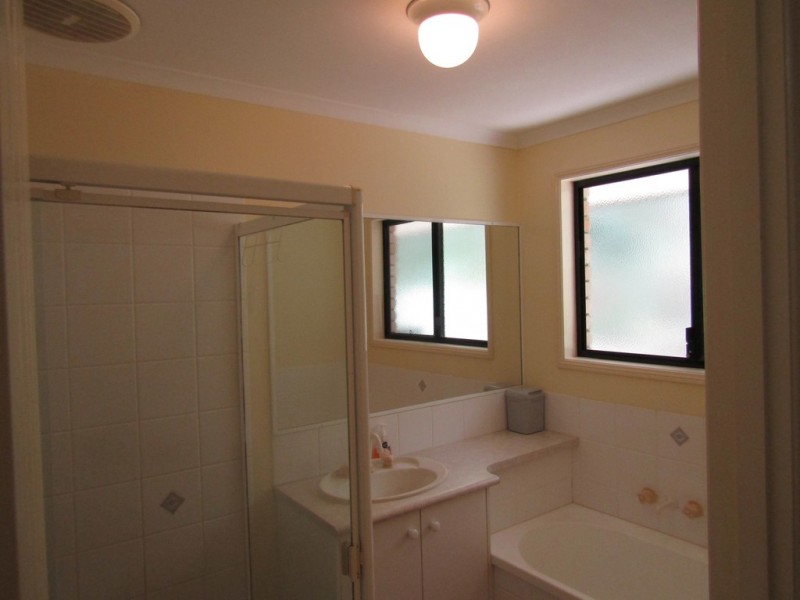 33 Kamala Drive, Lake Macdonald QLD 4563