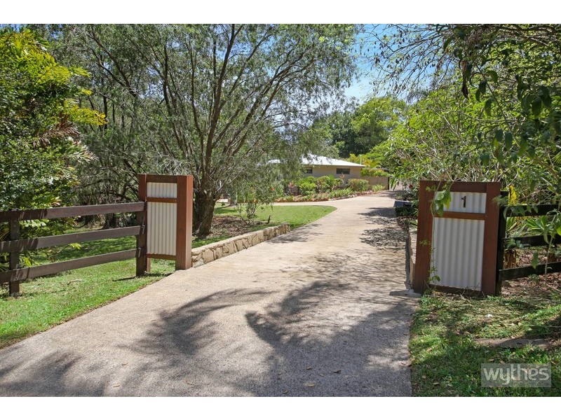 1 Springfield Circle, Cooroy QLD 4563