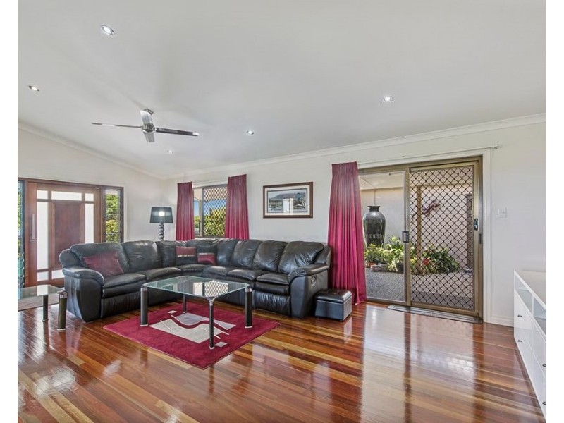 15 Lorikeet Lane, Cooroy QLD 4563