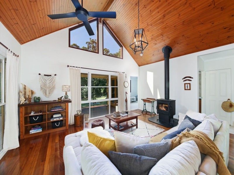 305 Gumboil Road, Lake Macdonald QLD 4563