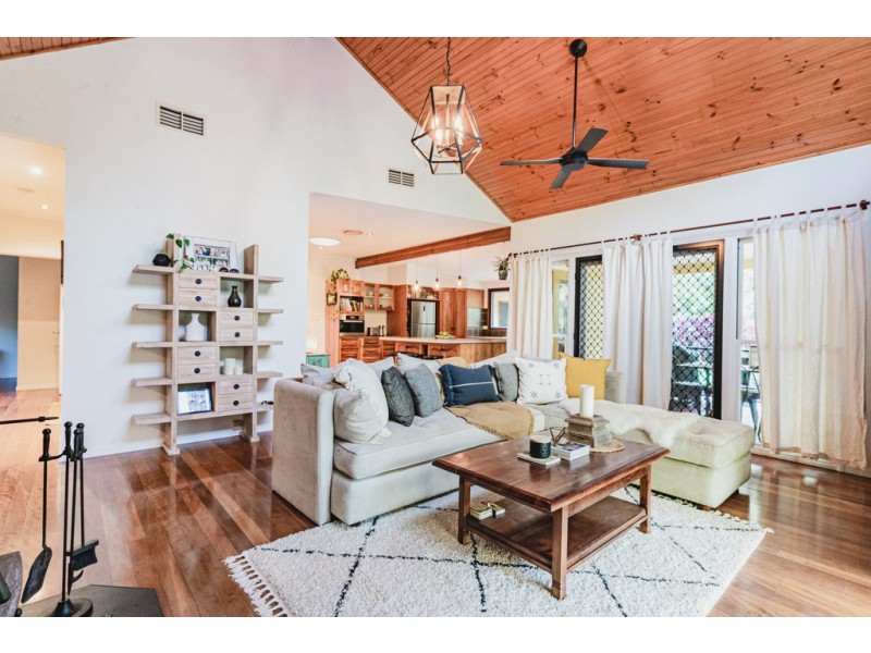 305 Gumboil Road, Lake Macdonald QLD 4563