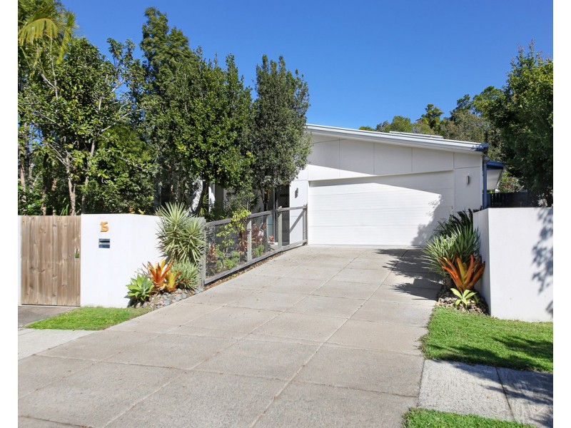 15 Blue Wren Place, Cooroy QLD 4563