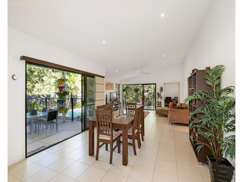 15 Blue Wren Place, Cooroy QLD 4563