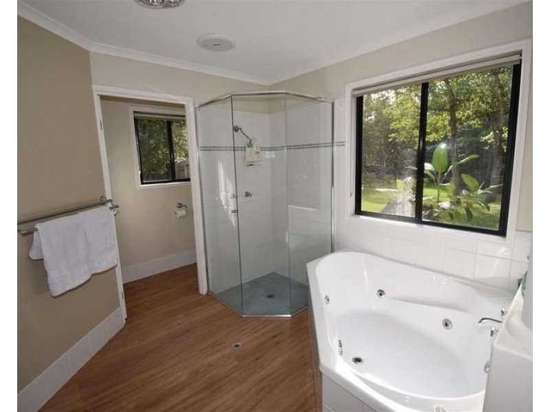 26 Kingsgate Drive, Tinbeerwah QLD 4563