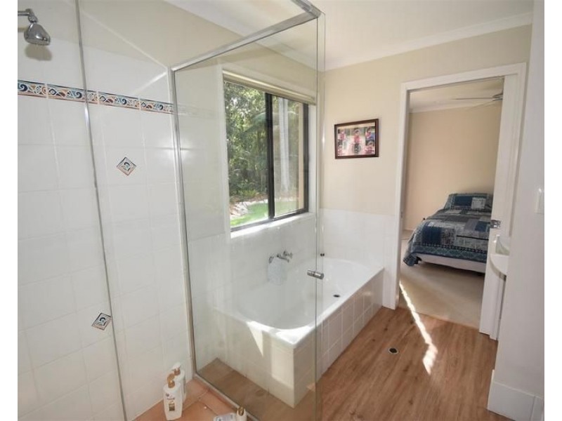 26 Kingsgate Drive, Tinbeerwah QLD 4563