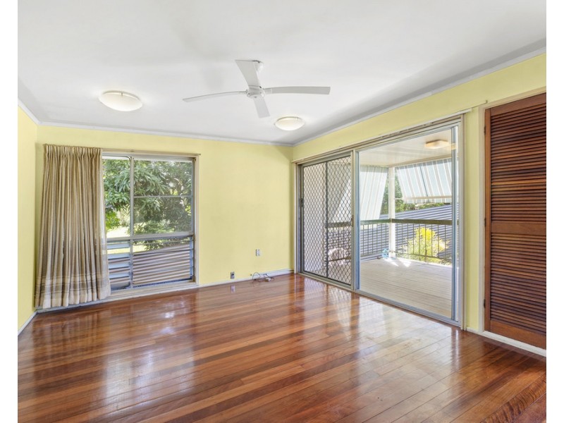 16 Crystal Street, Cooroy QLD 4563