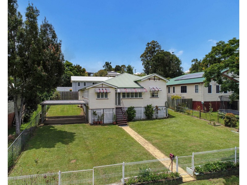 27 Wattle Street, Cooroy QLD 4563