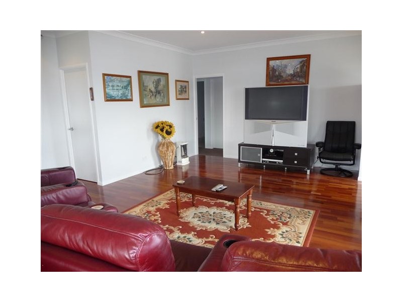 33 Kensington Drive, Cooroy QLD 4563