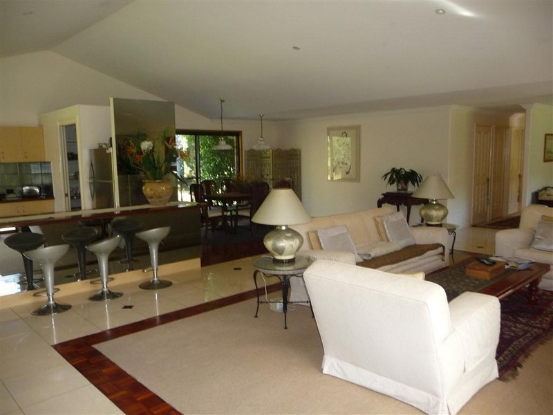 27 Kingsgate Drive, Tinbeerwah QLD 4563