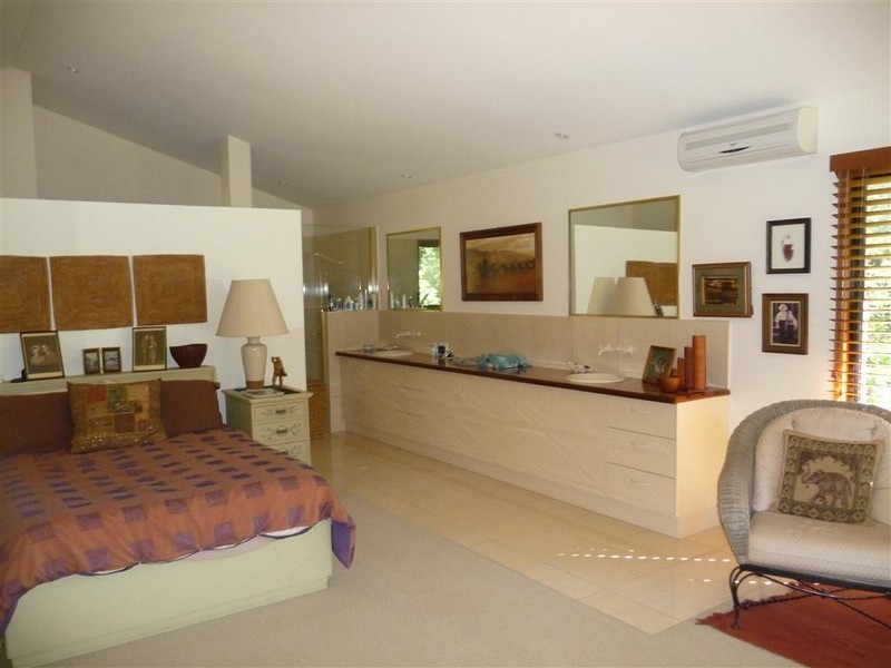 27 Kingsgate Drive, Tinbeerwah QLD 4563