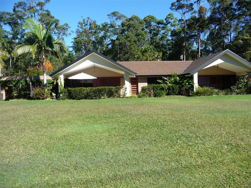 27 Kingsgate Drive, Tinbeerwah QLD 4563