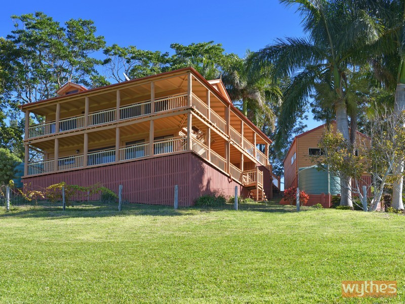 18 Pine Tree Drive, Lake Macdonald QLD 4563