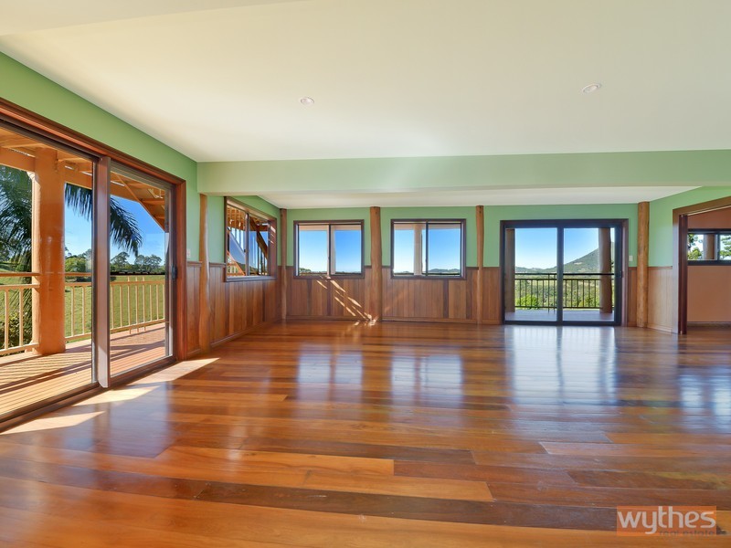 18 Pine Tree Drive, Lake Macdonald QLD 4563