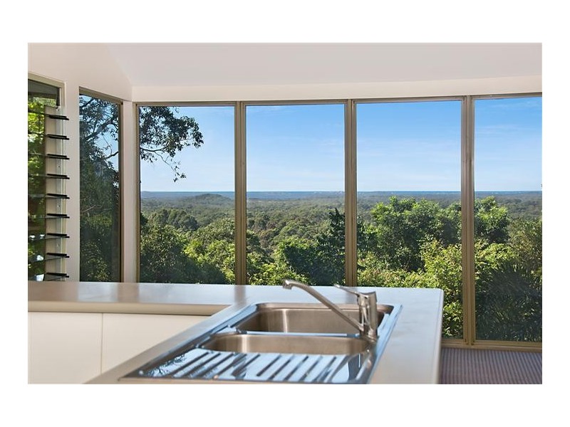 9 Hinterland Close, Tinbeerwah QLD 4563