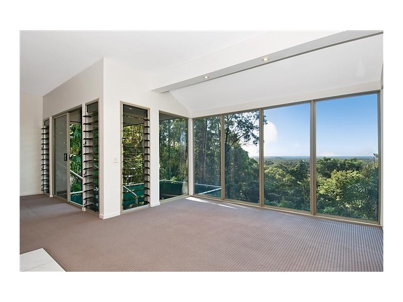 9 Hinterland Close, Tinbeerwah QLD 4563