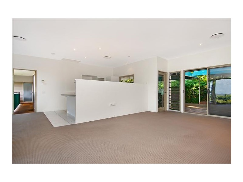 9 Hinterland Close, Tinbeerwah QLD 4563