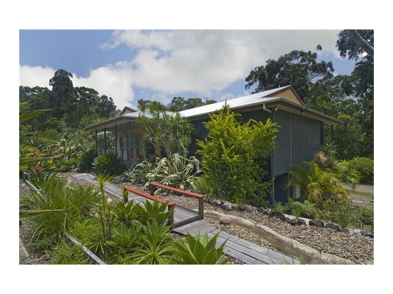8 Sapling Court, Pomona QLD 4568