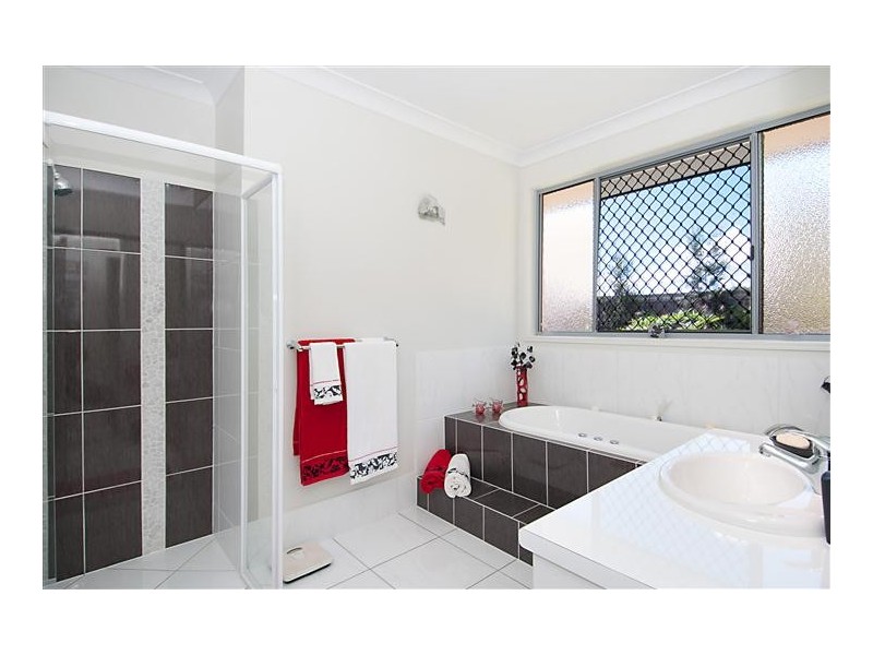 1 Whistler Way, Pomona QLD 4568