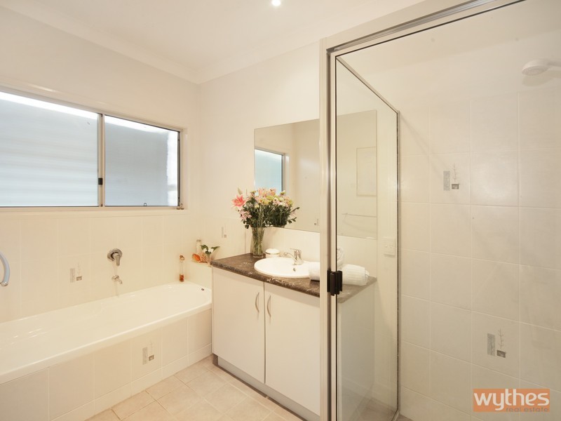 13 Ashgrove Drive, Cooroy QLD 4563