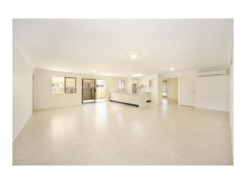 17 Oak Street, Cooroy QLD 4563