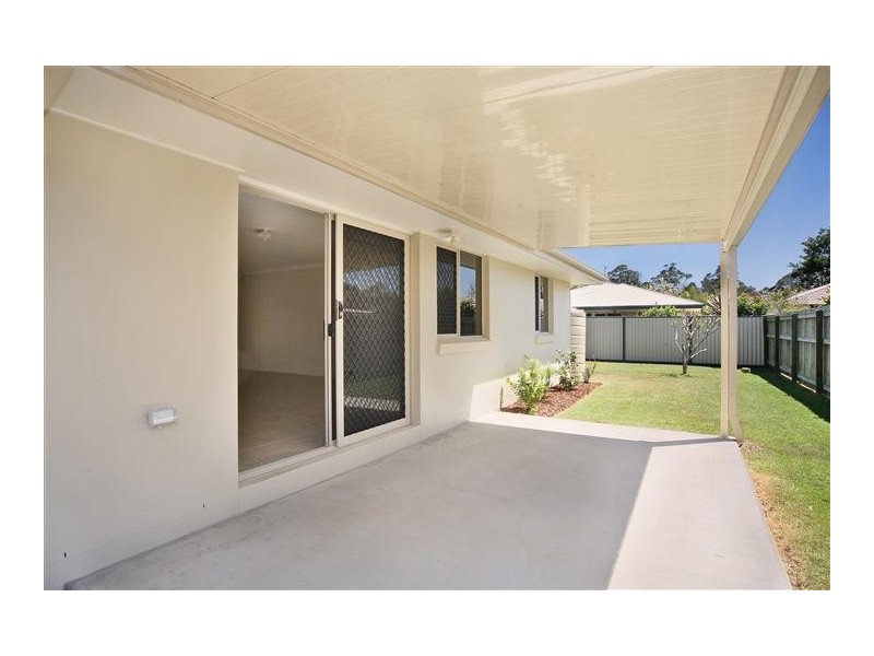 17 Oak Street, Cooroy QLD 4563