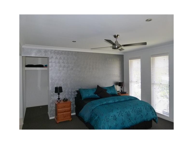 10 Kensington Drive, Cooroy QLD 4563