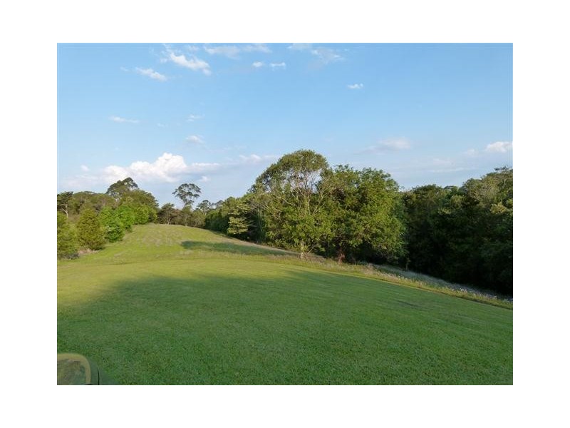 201 Ocean View Road, Cooroy QLD 4563