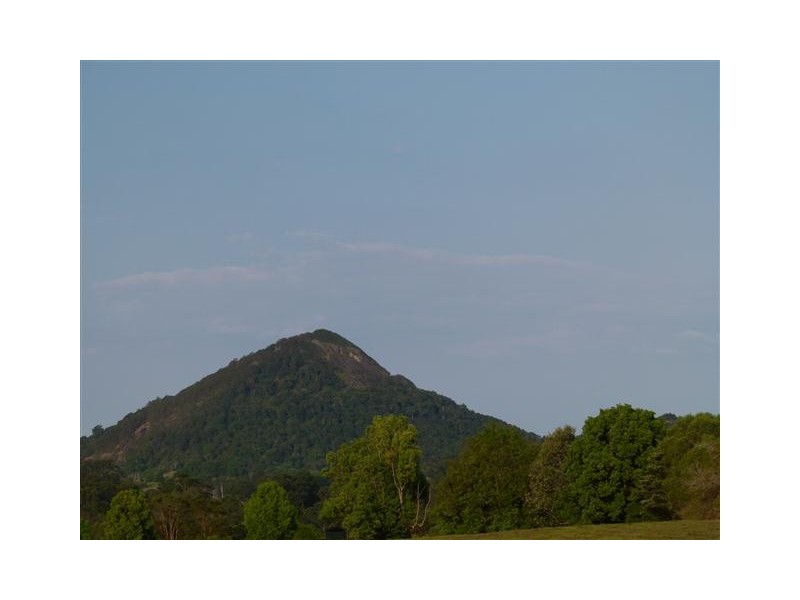 201 Ocean View Road, Cooroy QLD 4563