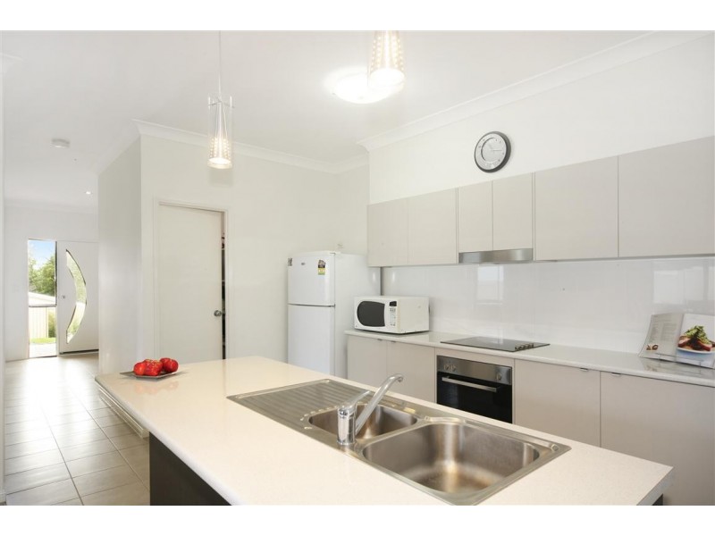 7 Pinbarren Court, Cooroy QLD 4563