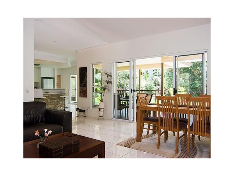 2 Palm Tree Court, Pomona QLD 4568