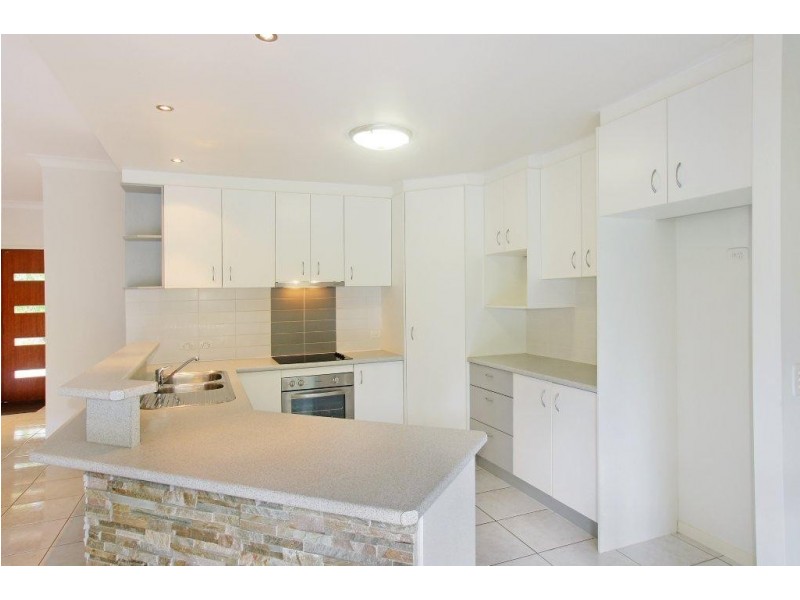 2 Palm Tree Court, Pomona QLD 4568