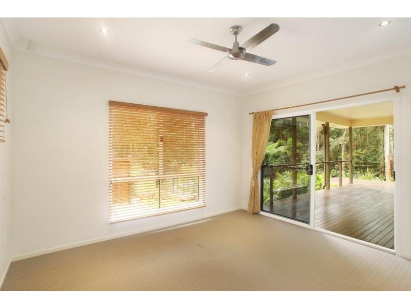 2 Palm Tree Court, Pomona QLD 4568