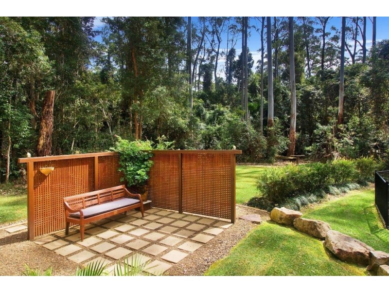 2 Palm Tree Court, Pomona QLD 4568