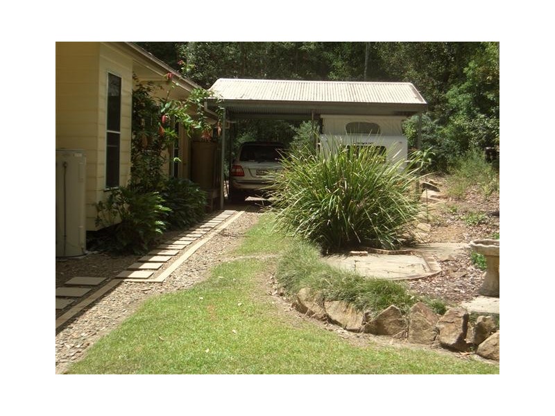 2 Palm Tree Court, Pomona QLD 4568