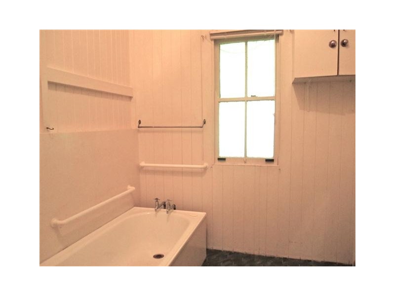 24 Queen Street, Cooran QLD 4569