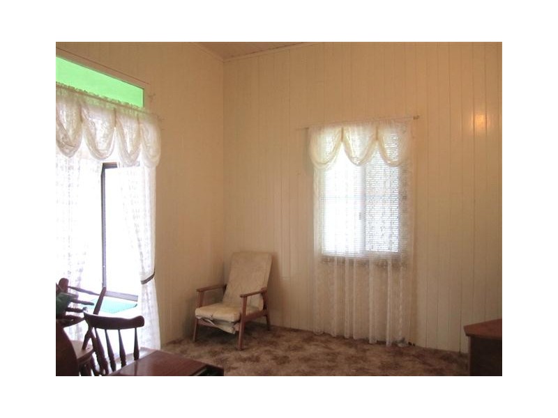 24 Queen Street, Cooran QLD 4569