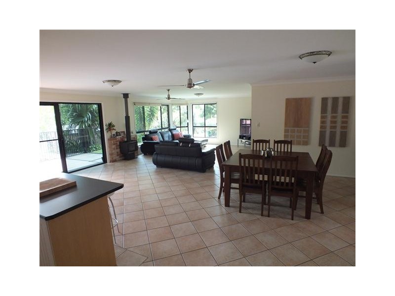 6 Settlers Rise, Pomona QLD 4568