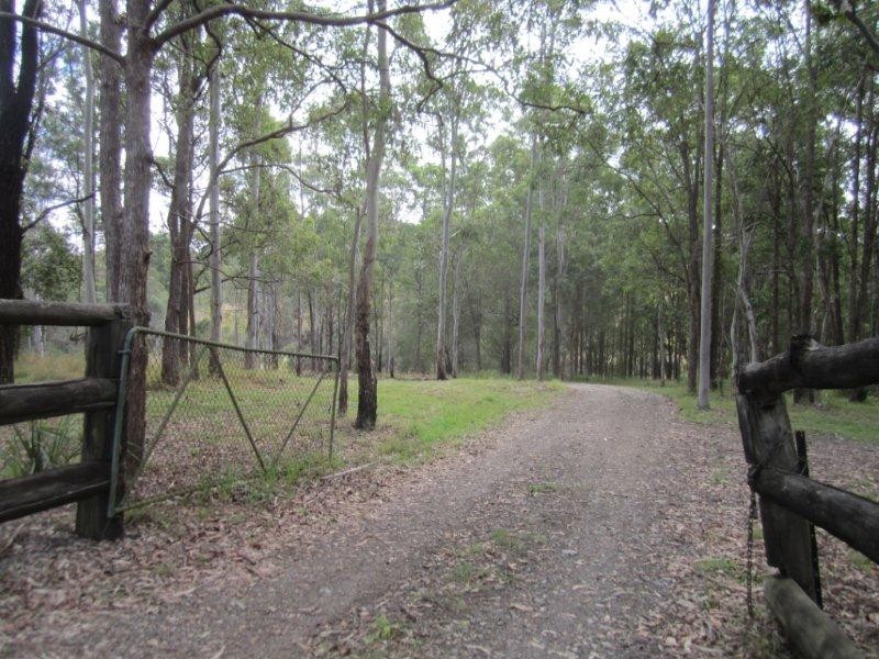 229 Traveston Road, Traveston QLD 4570