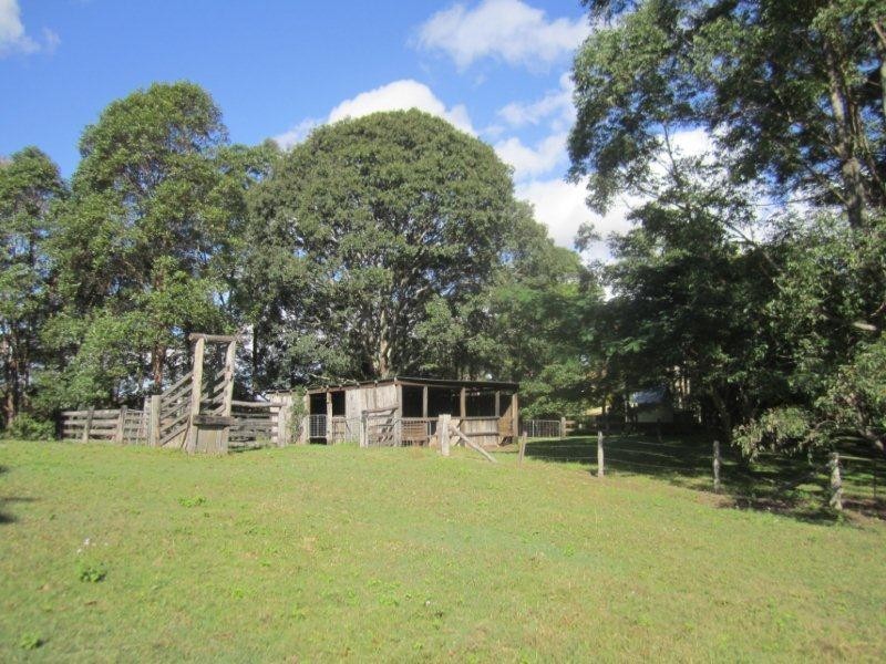 229 Traveston Road, Traveston QLD 4570