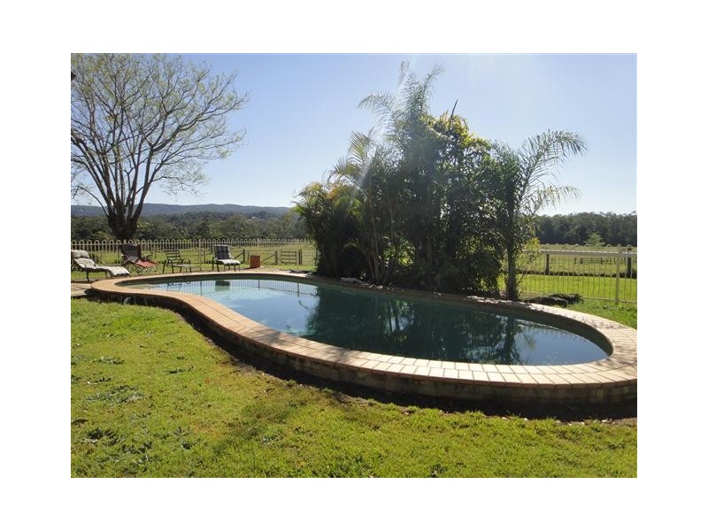 31 Noakes Road, Traveston QLD 4570