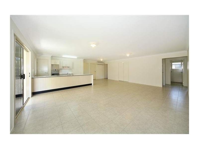 17 Oak Street, Cooroy QLD 4563