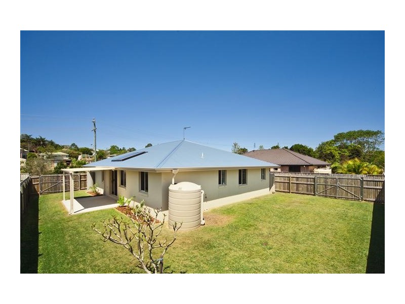 17 Oak Street, Cooroy QLD 4563