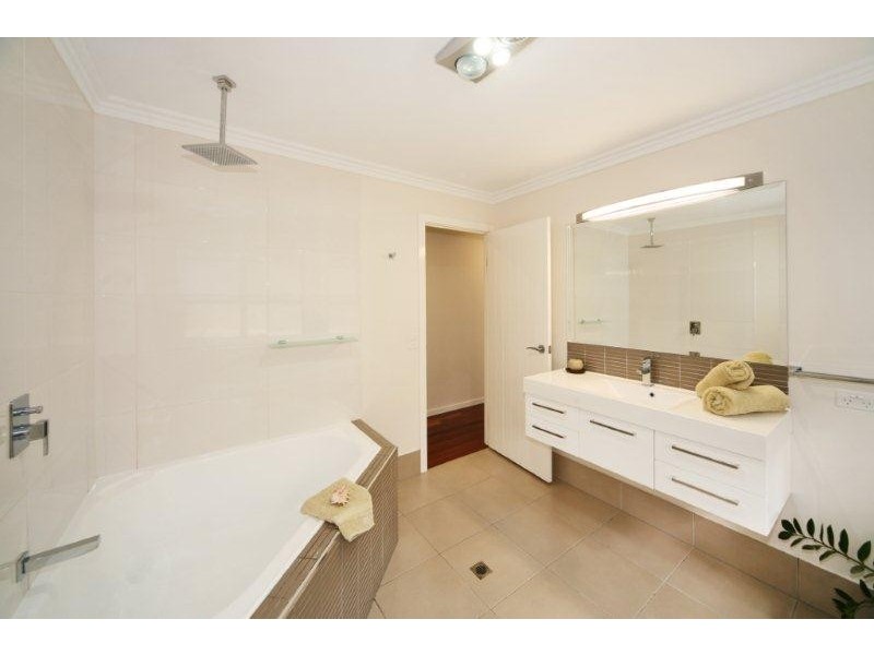 834 Cootharaba Rd, Cootharaba QLD 4565