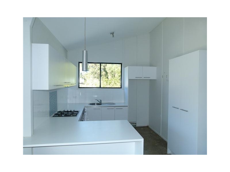 42 Black Mountain Rd, Cooroy QLD 4563