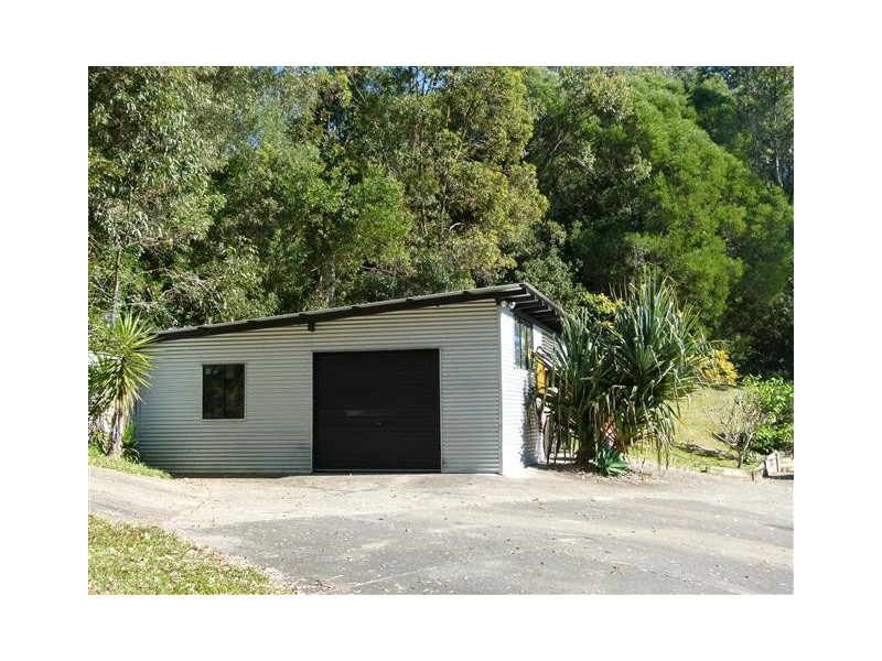 42 Black Mountain Rd, Cooroy QLD 4563