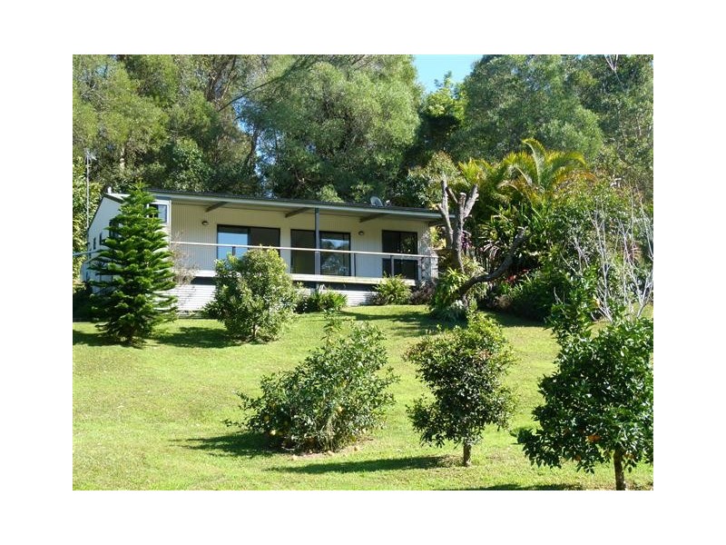 42 Black Mountain Rd, Cooroy QLD 4563