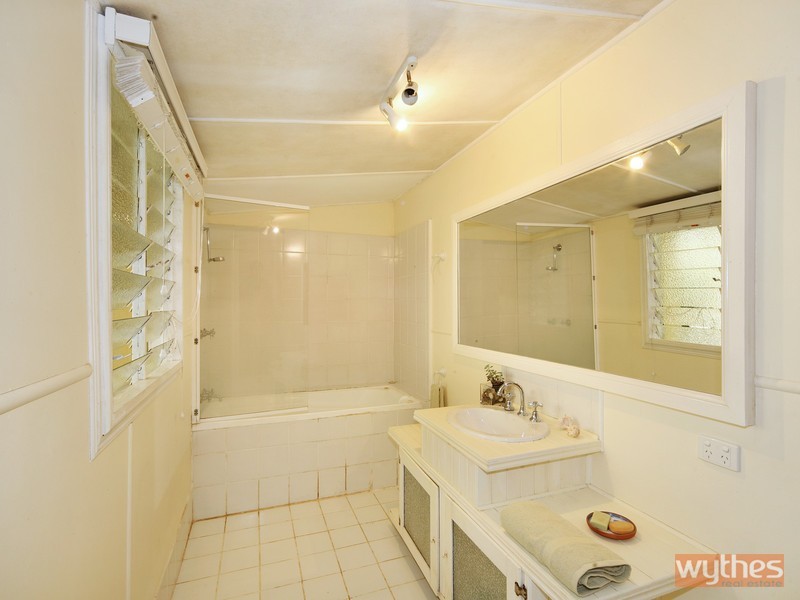 20 Pavilion Street, Pomona QLD 4568