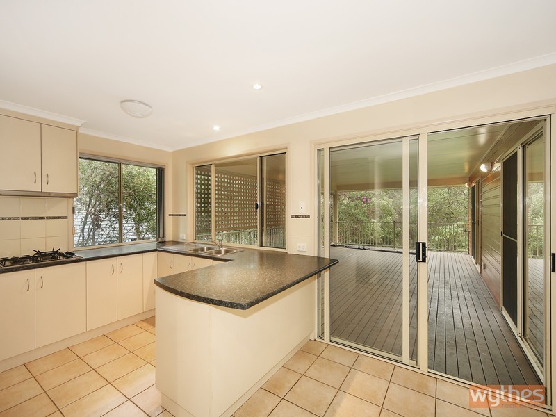36 Mountain Street, Pomona QLD 4568